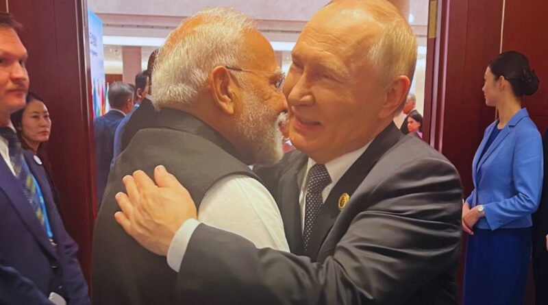 莫迪普京上合拥抱