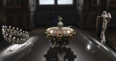 法国王冠珠宝回归