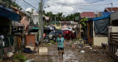 菲律宾因台风致241人死亡宣布紧急状态