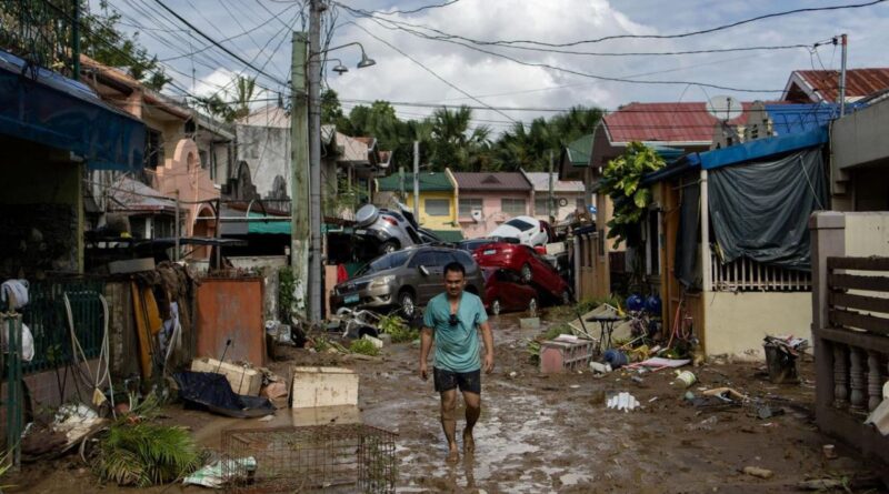菲律宾因台风致241人死亡宣布紧急状态