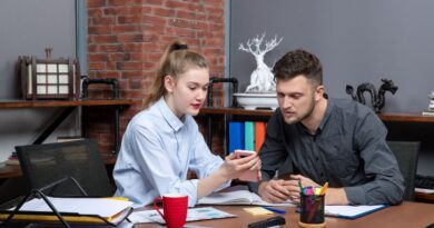 核心体验对比：开户与日常使用